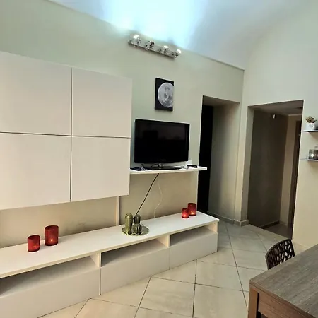 Pasithea House *