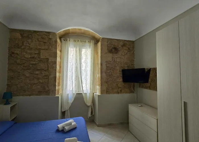 Pasithea House